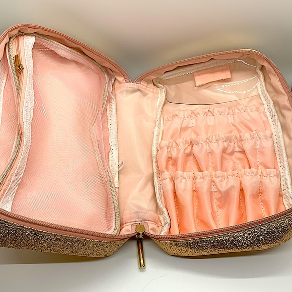 Makeup Bag with Multiple Slots for Brushes and Pouch - Picture 3 of 4